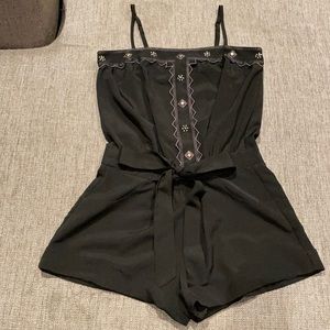 *NWOT* Forever 21 black romper